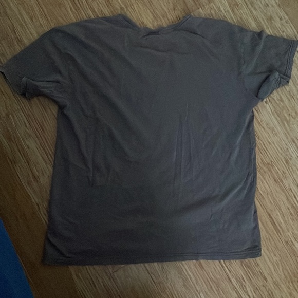 Brown garage top in medium - Picture 2 of 2